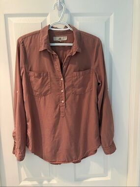 Thread & Supply 1/2 Button Down Shirt, Size Medium